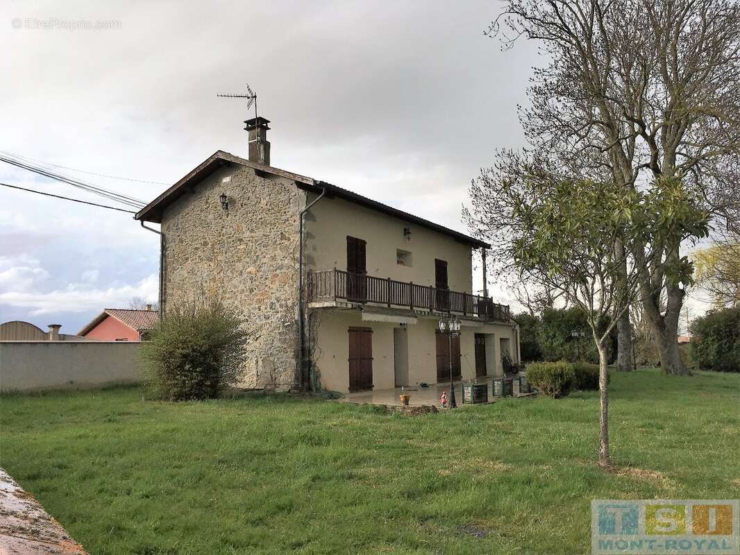 Maison à POINTIS-INARD