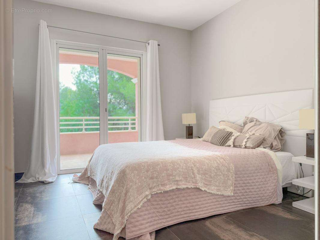 Maison à SAINT-MARTIN-DU-VAR