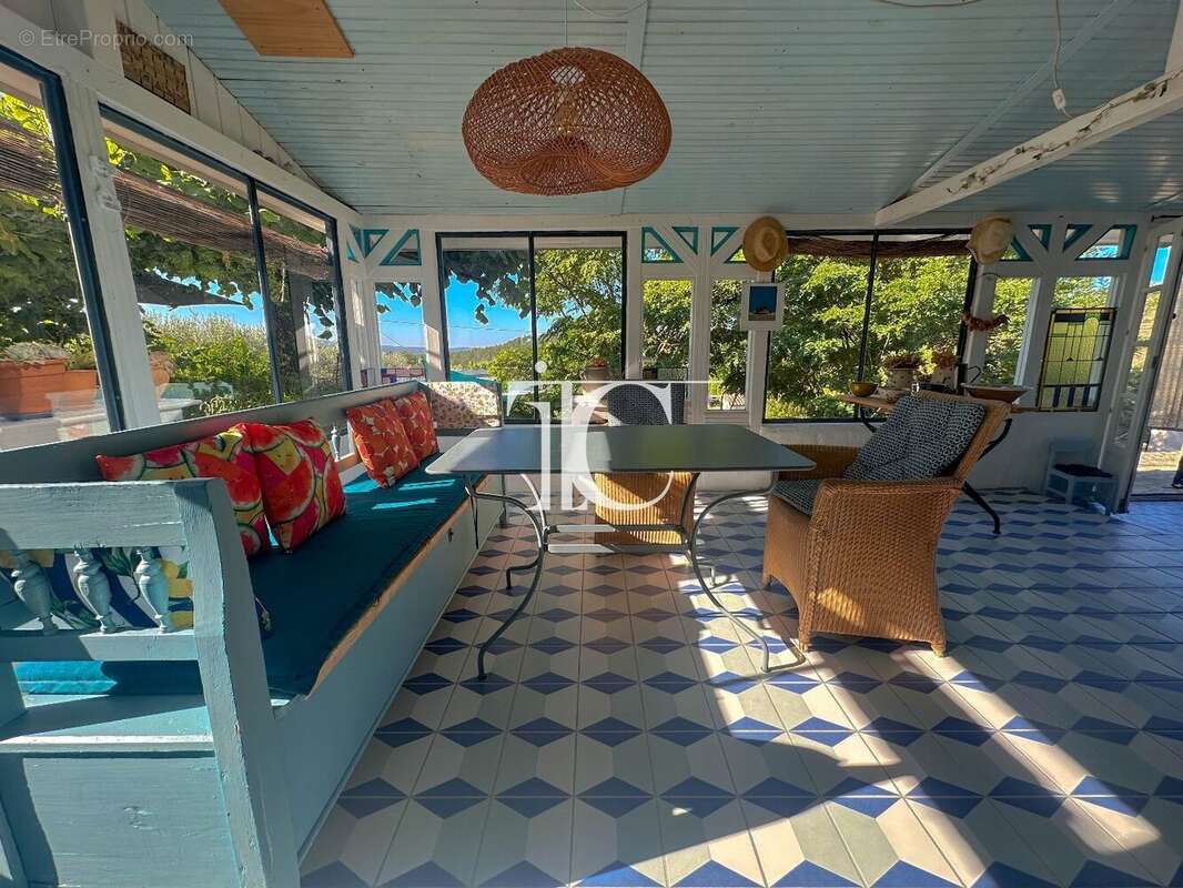 Maison à SAINT-BRES