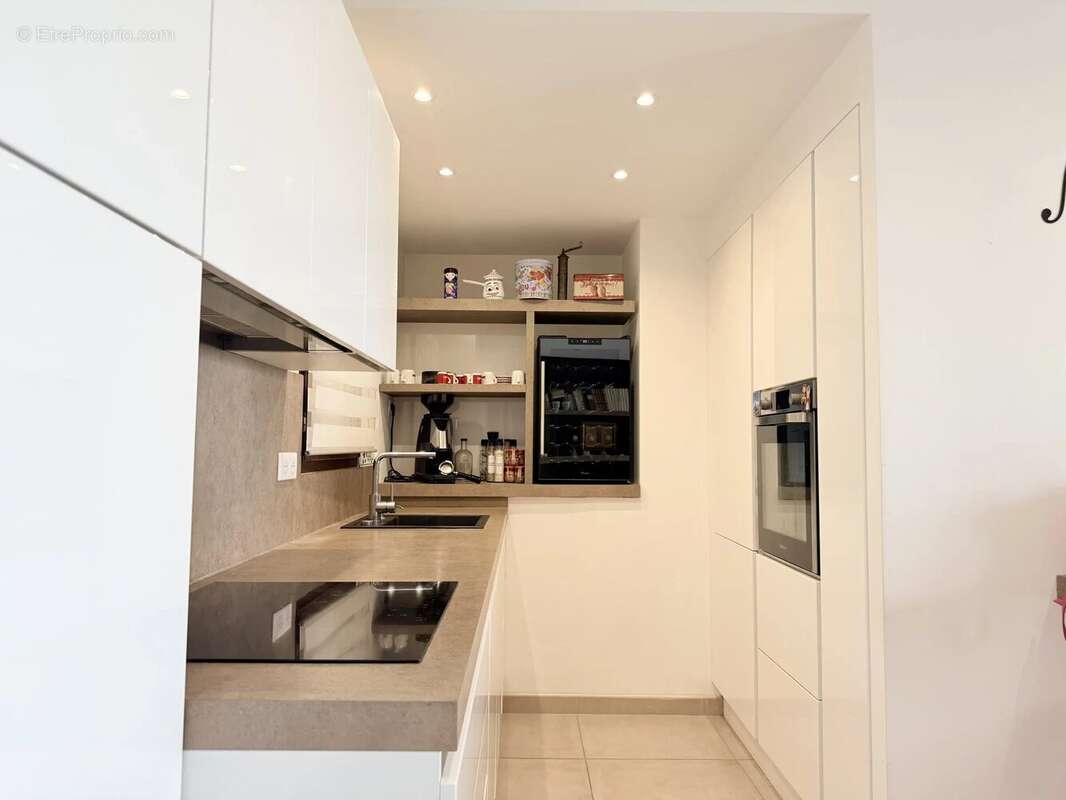 Appartement à SAINT-LAURENT-DU-VAR