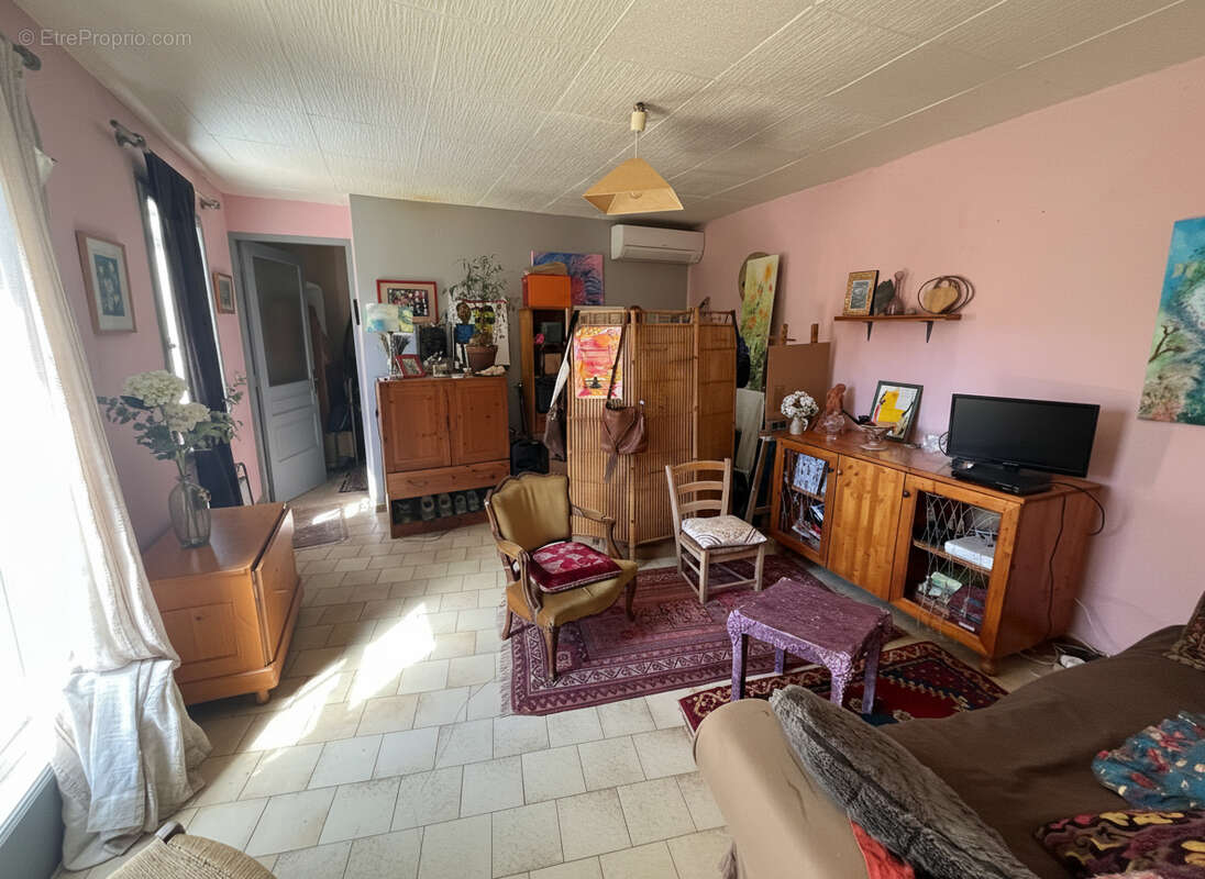 Appartement à FONTAINE-DE-VAUCLUSE