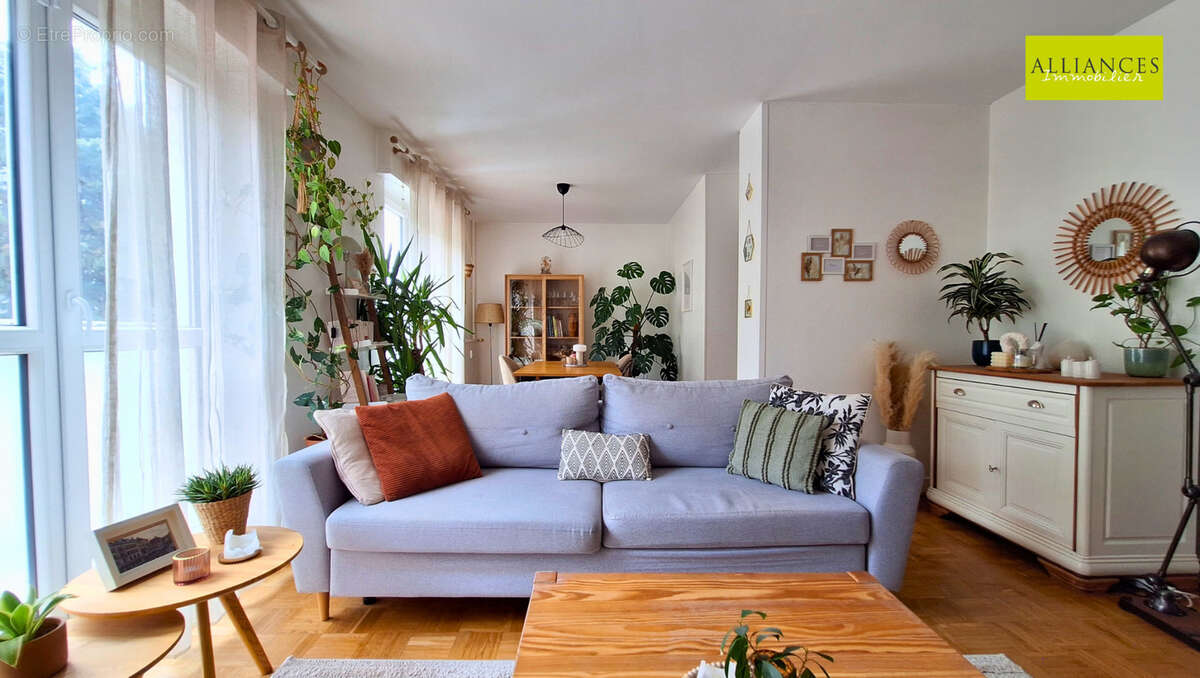 Appartement 3 pièces de 76 m2 Lumineux, chaleureux et idéalement situé ! - photo 4