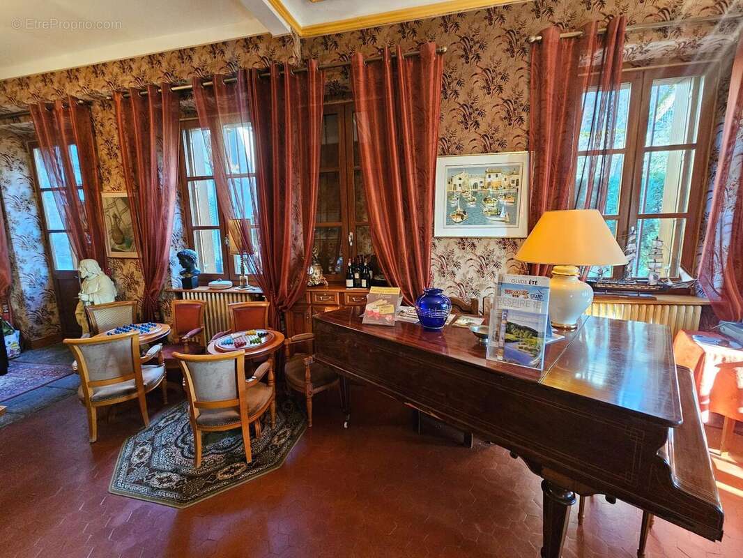 Photo 4 - Commerce à SAINT-ALBAN-SUR-LIMAGNOLE