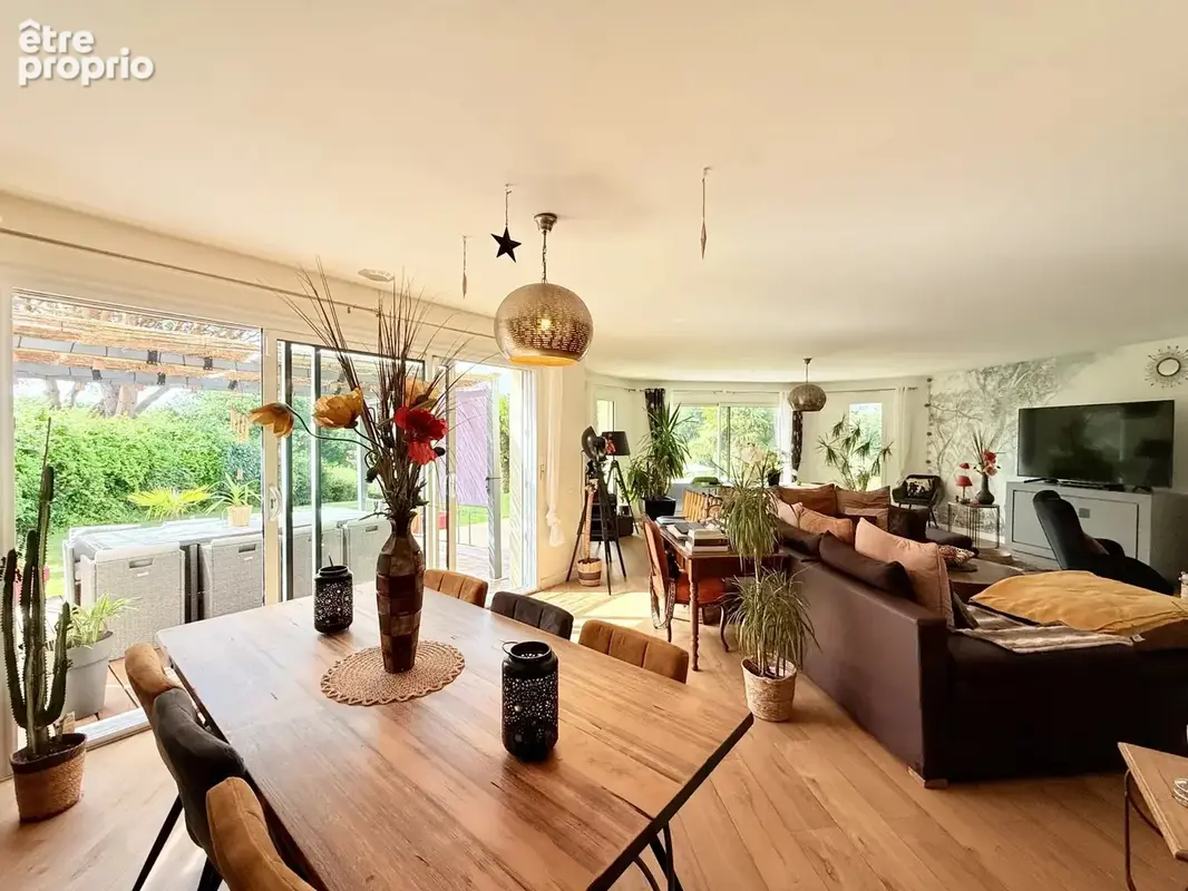 Maison à FROSSAY