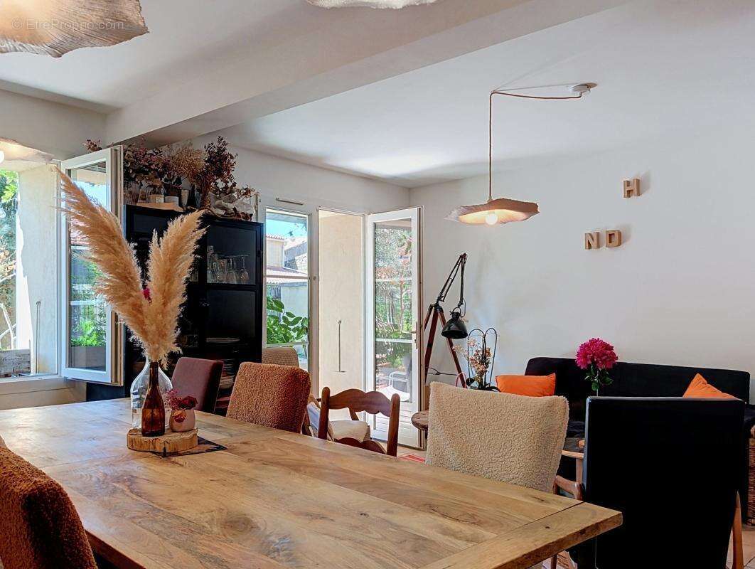 Exclusivite jonquieres partie de mas 197 m² 5 chambres - photo 8
