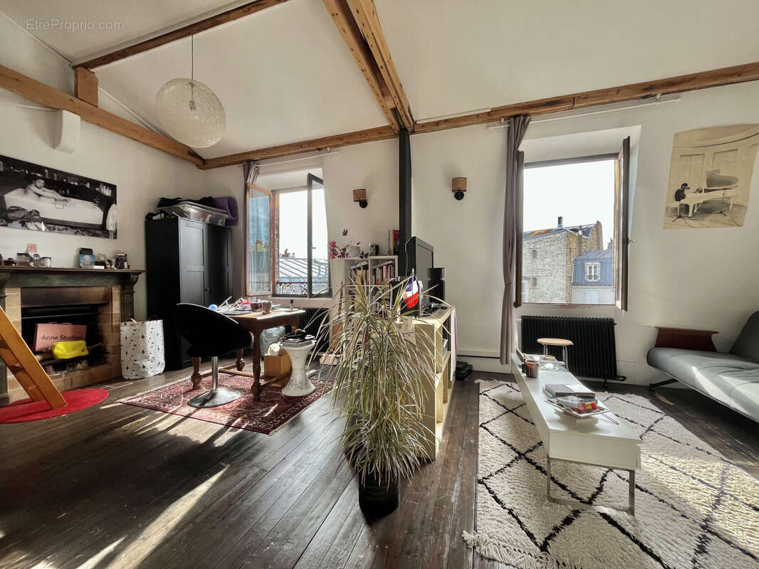 Appartement à PARIS-18E