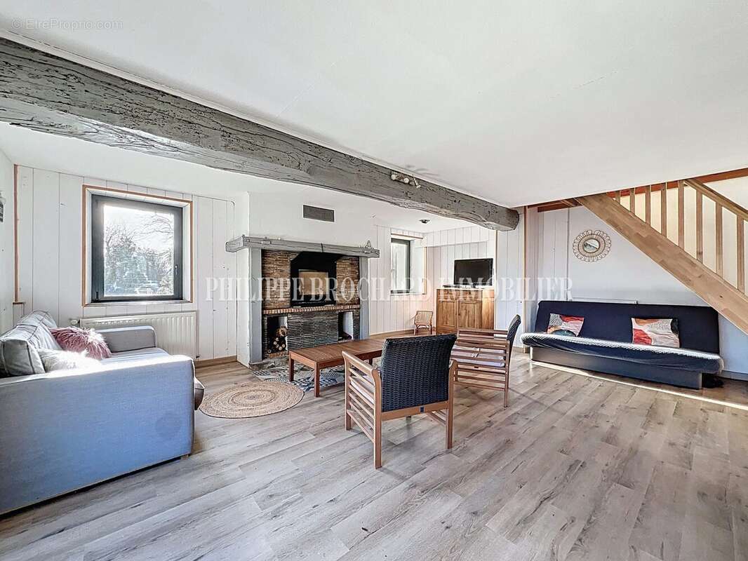 Maison 125 m² à Avrille  - photo 8