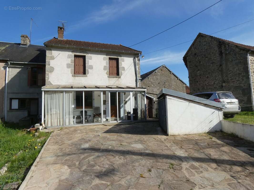 Maison à CHENERAILLES