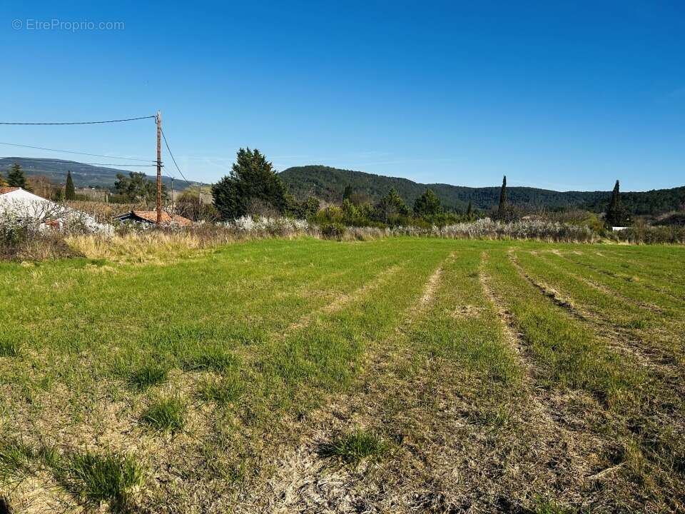 Terrain 900 m² à Salernes  - photo 2