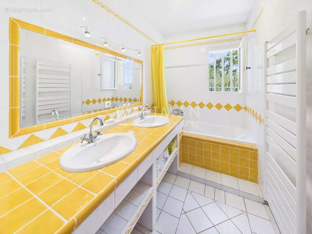 Maison à LE CANNET-DES-MAURES