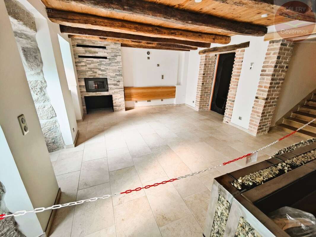 Maison à LE PONT-DE-MONTVERT