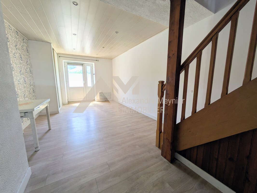 Maison 103 m² à Varacieux  - photo 4