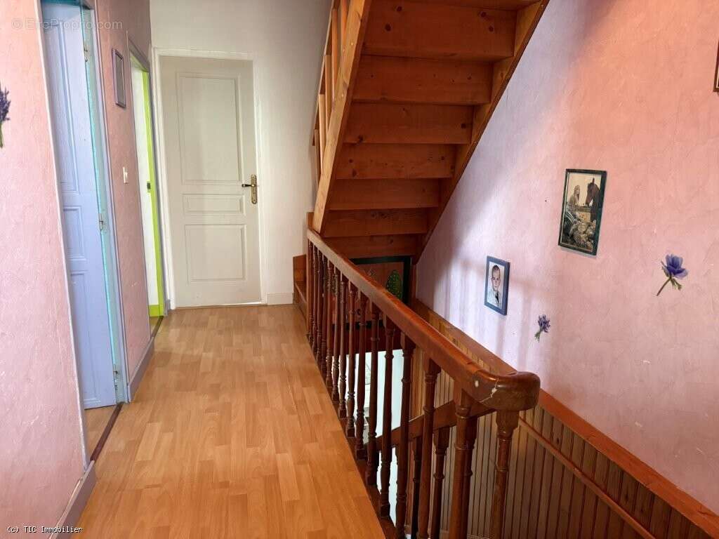 Villefagnan – Maison De 3 Chambres En Excellent Etat Avec Garage Double - photo 8