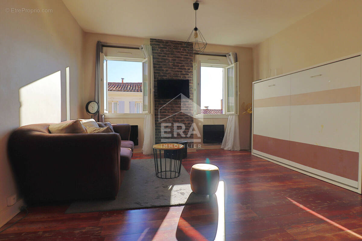 Appartement à MARSEILLE-4E