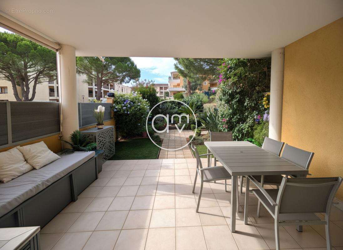 Appartement à BORMES-LES-MIMOSAS