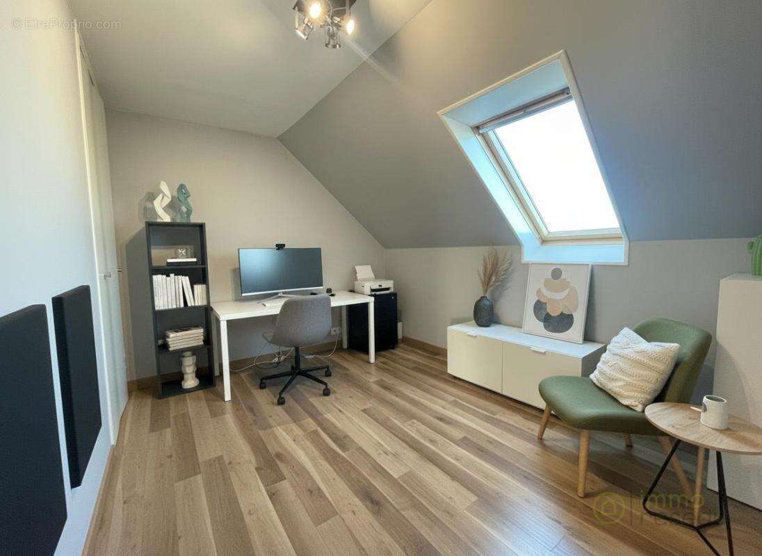 Maison 86 m² à Poulainville  - photo 3