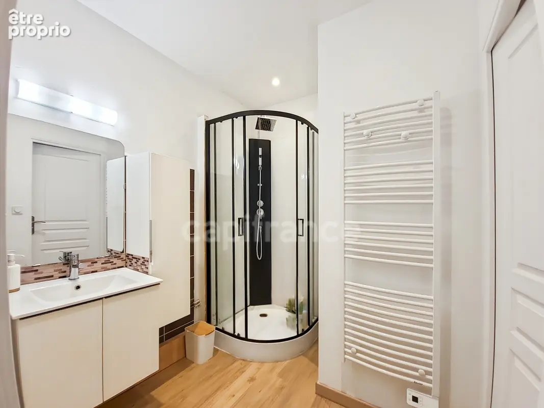 Appartement à vendre 5 pièces VILLENEUVE LES AVIGNON (30) - photo 9