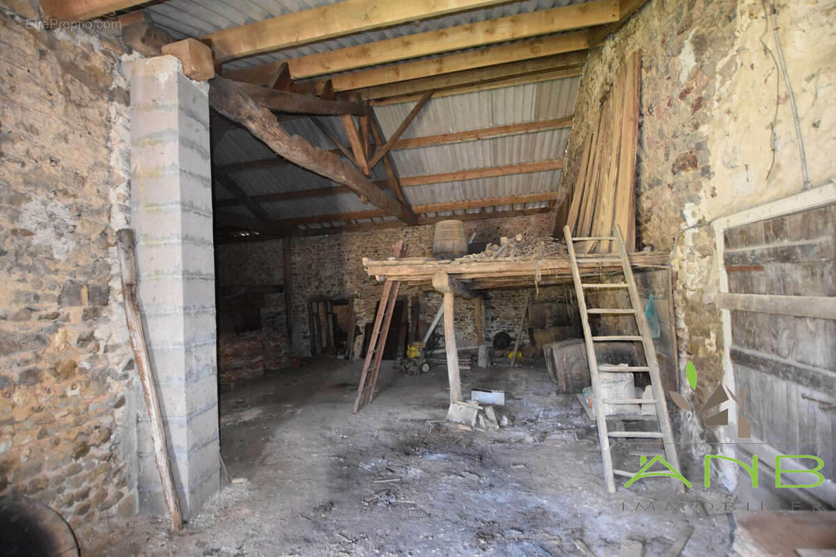 Maison à BUSSIERE-BADIL