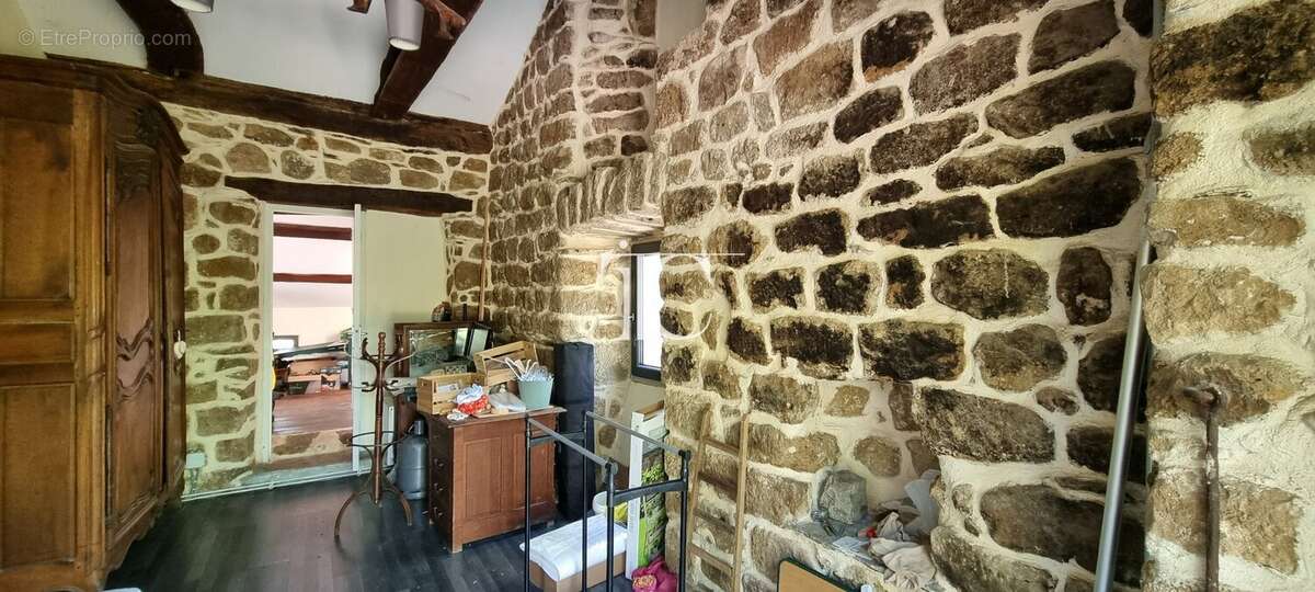 Maison à SAINT-PIERRE-SAINT-JEAN