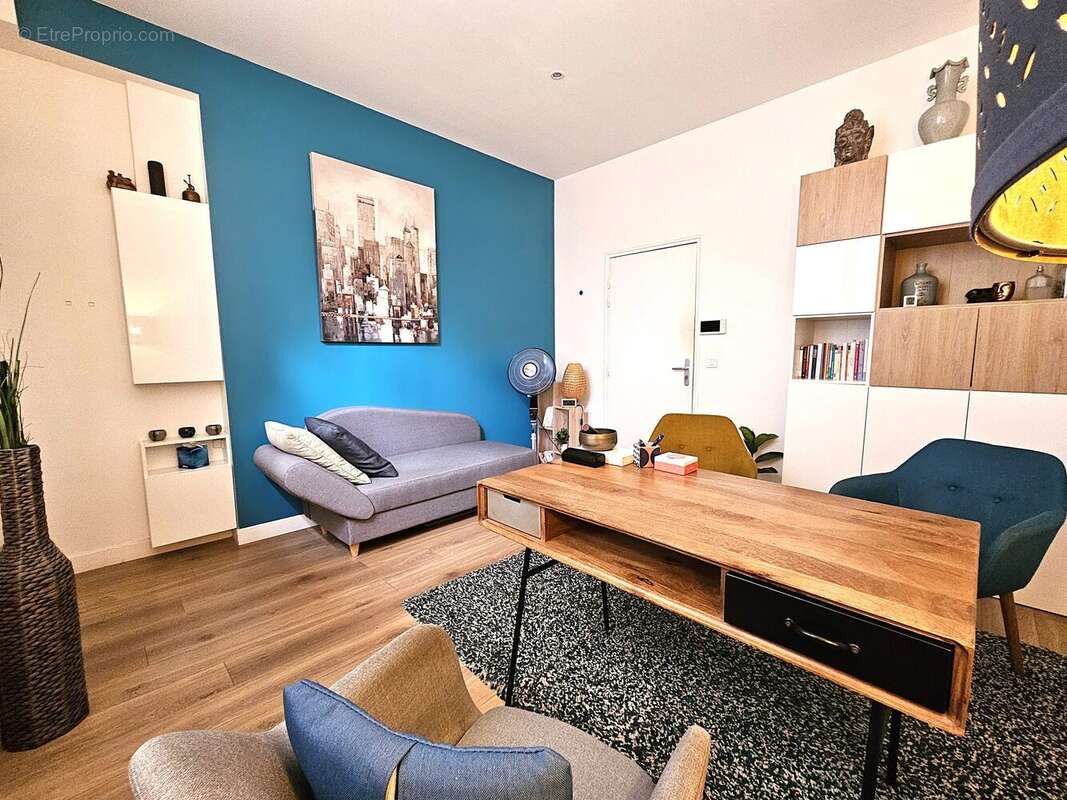 Commerce 41 m² à Paris-11e  - photo 2