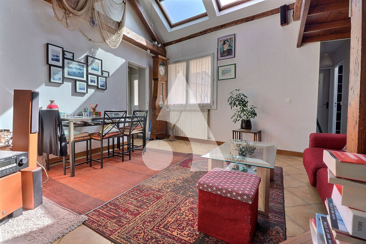 Appartement à FREPILLON