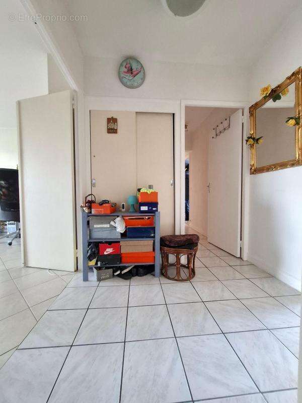 A VENDRE - Appartement 67 m² 2 chambres à vendre proche tram et commerces - photo 9