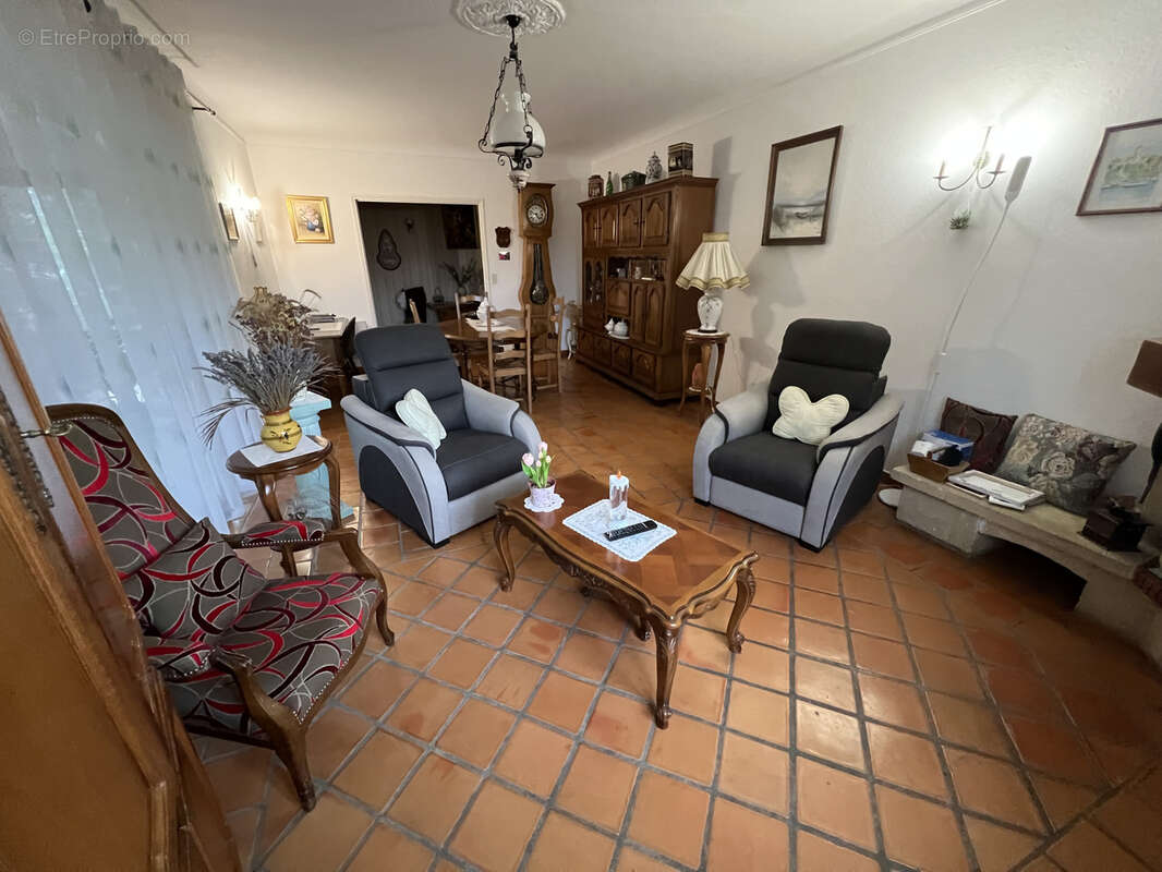 Maison à LE MUY