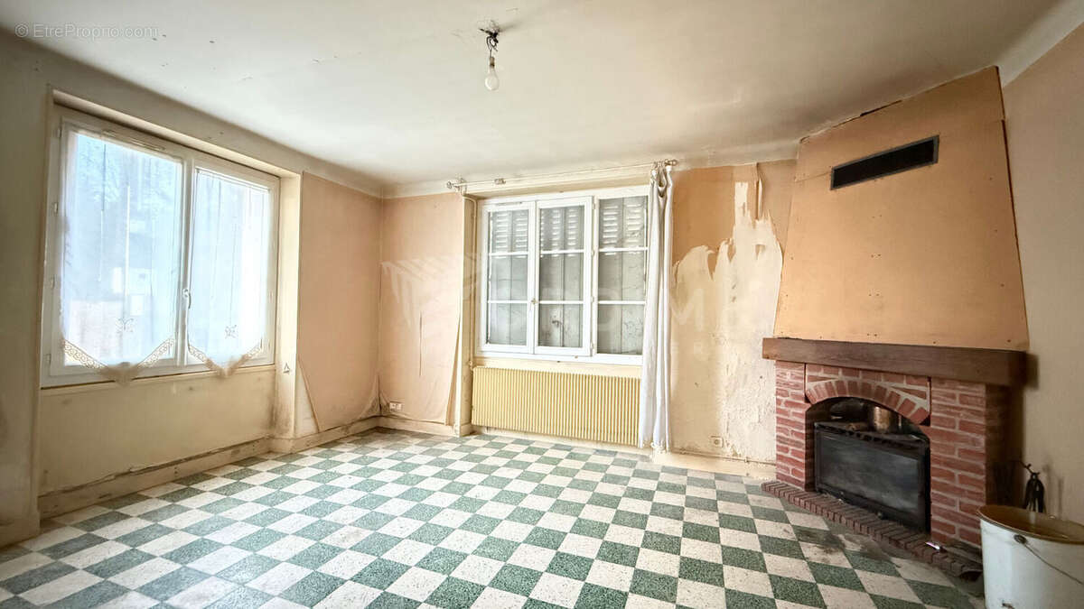 Maison à NEUVY-SUR-LOIRE