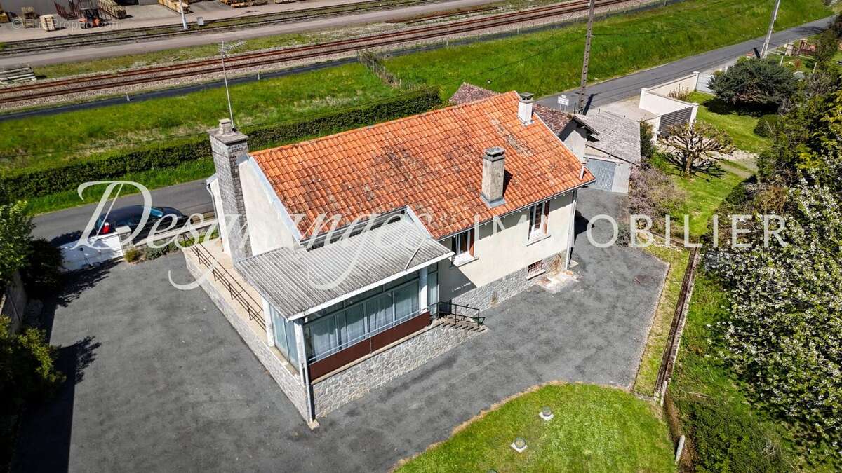 Maison à BUSSIERE-GALANT
