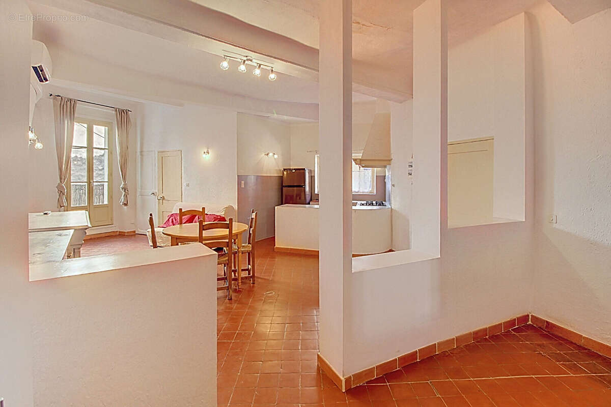 Appartement à VILLECROZE