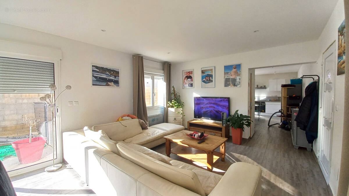 Maison à NISSAN-LEZ-ENSERUNE