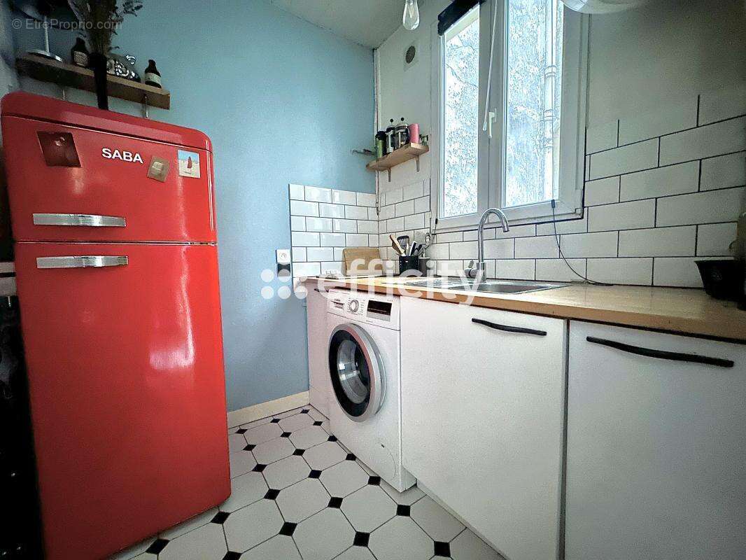 Appartement à PARIS-19E