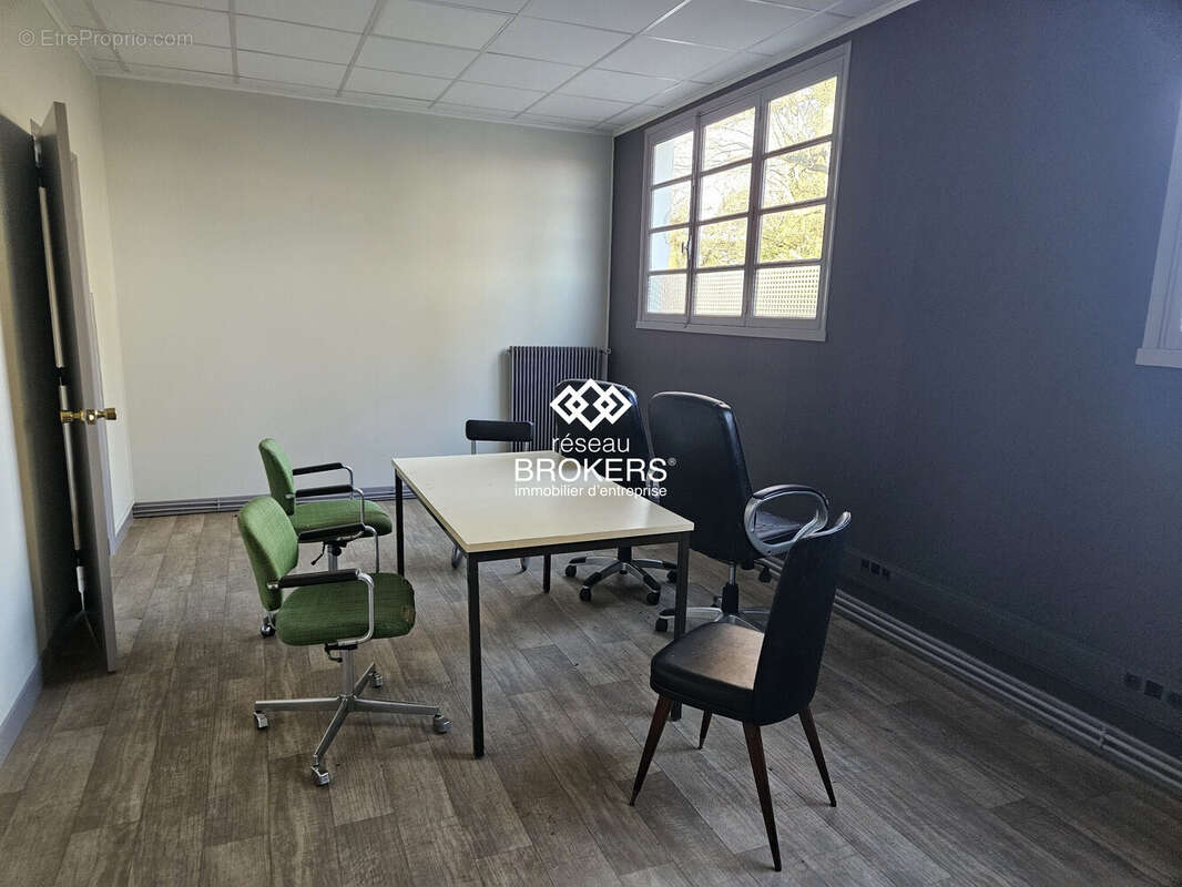 Commerce à COUSANCE