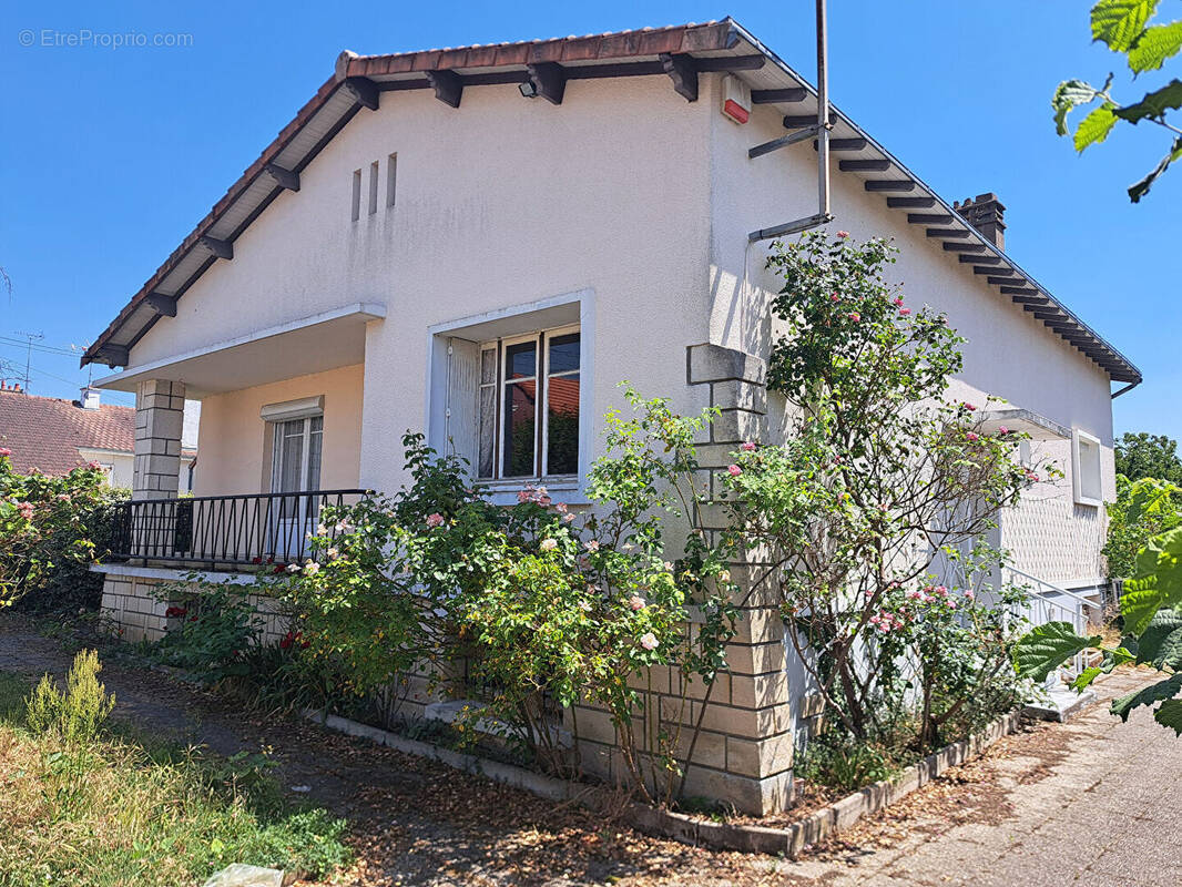 Maison à CHATELLERAULT