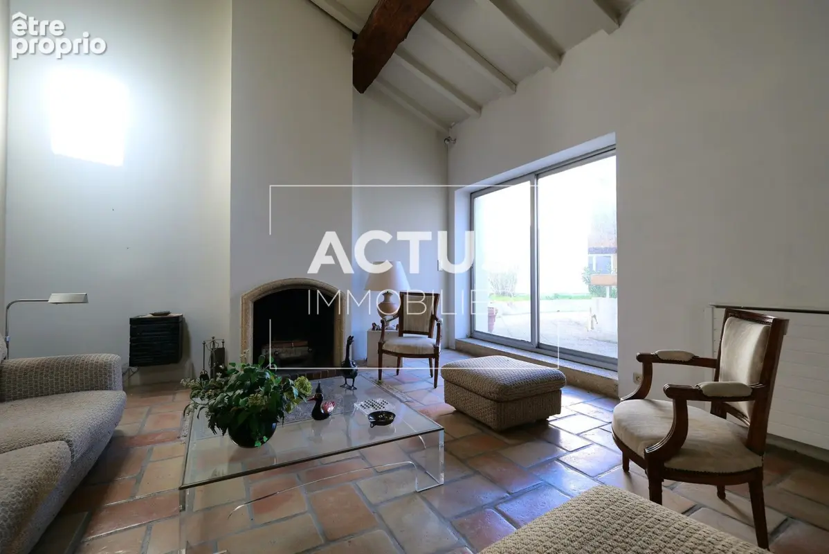 Maison 9 pièces 439 m² à vendre à Salon-De-Provence (13300) - photo 3