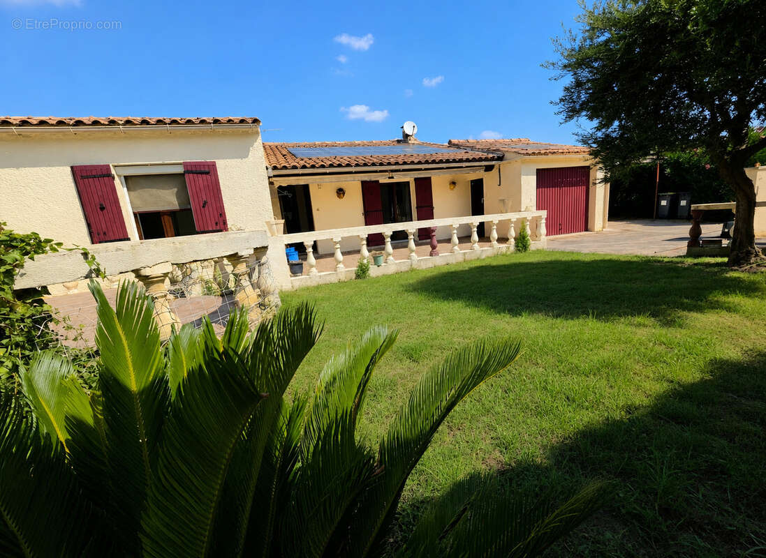 Rochefort-du-Gard  Villa de plain-pied avec piscine, revenus photovoltaïques et cadre de vie privilégié - photo 3