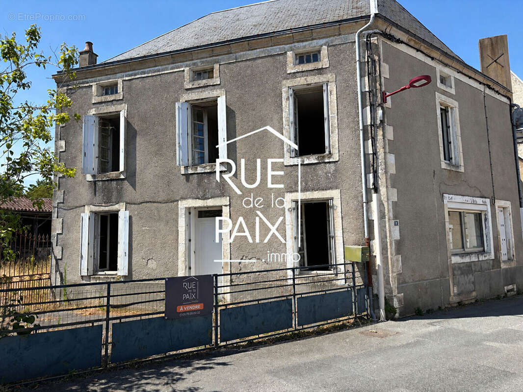 Ensemble immobilier situé  a la chapelle saint laurent - photo 13