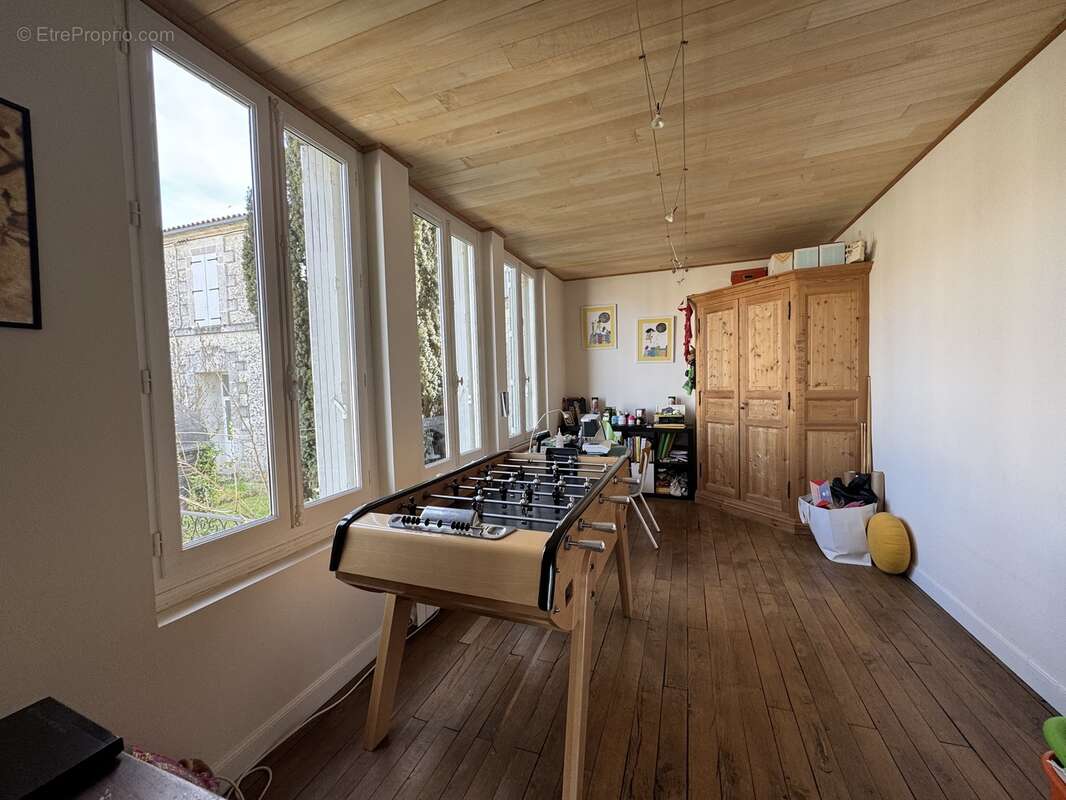 Maison à BARBEZIEUX-SAINT-HILAIRE