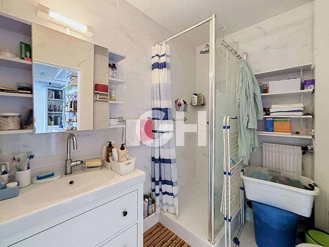 Appartement à PARIS-20E