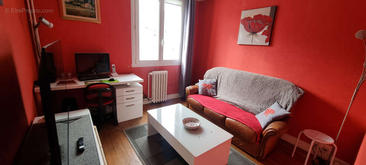 Maison à ENTRAYGUES-SUR-TRUYERE