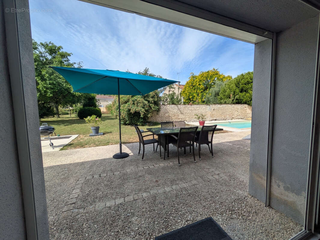 Maison à SALIGNAC-SUR-CHARENTE