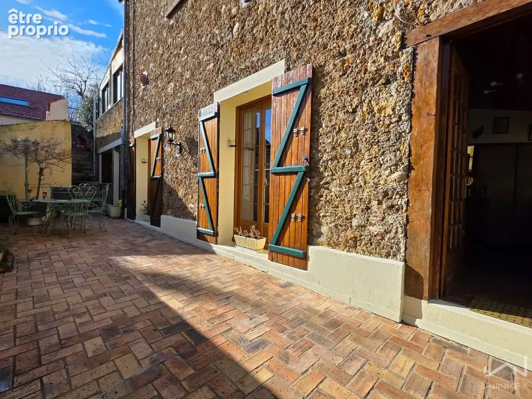 Maison de Ville - 108 m2 environ - 5 pièces - 2 chambres (possible 3) - 2 SDB - Cour - Jardin - Cuisine d'été - photo 4