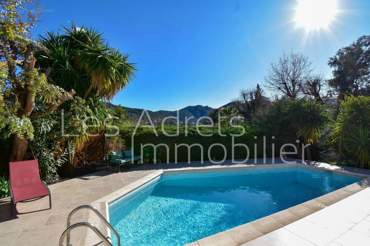 Maison à LES ADRETS-DE-L'ESTEREL