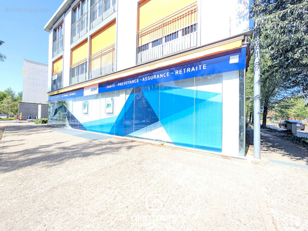 Bureaux  184 m2 - photo 17