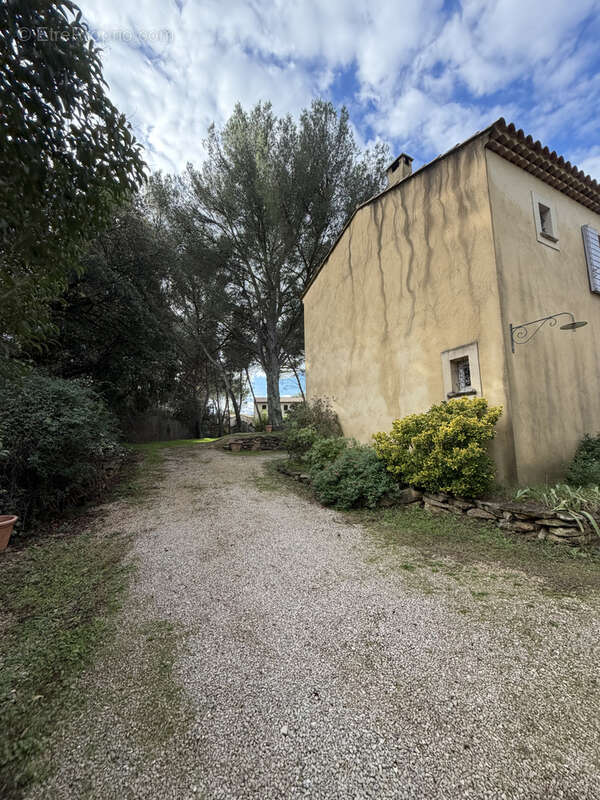 Maison à CORNILLON-CONFOUX