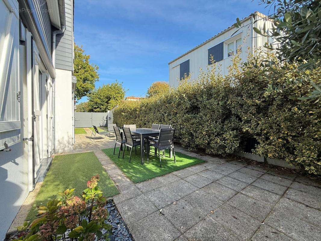 Maison à VAUX-SUR-MER