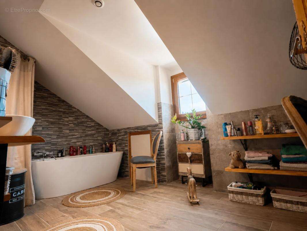 Maison de 6 pièces de 210 m² à Le Bouchage - photo 14