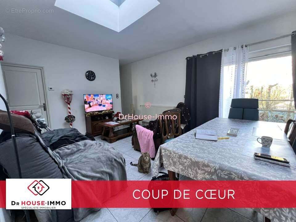 Maison à QUIEVRECHAIN