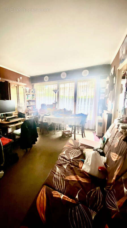 Appartement à COURBEVOIE