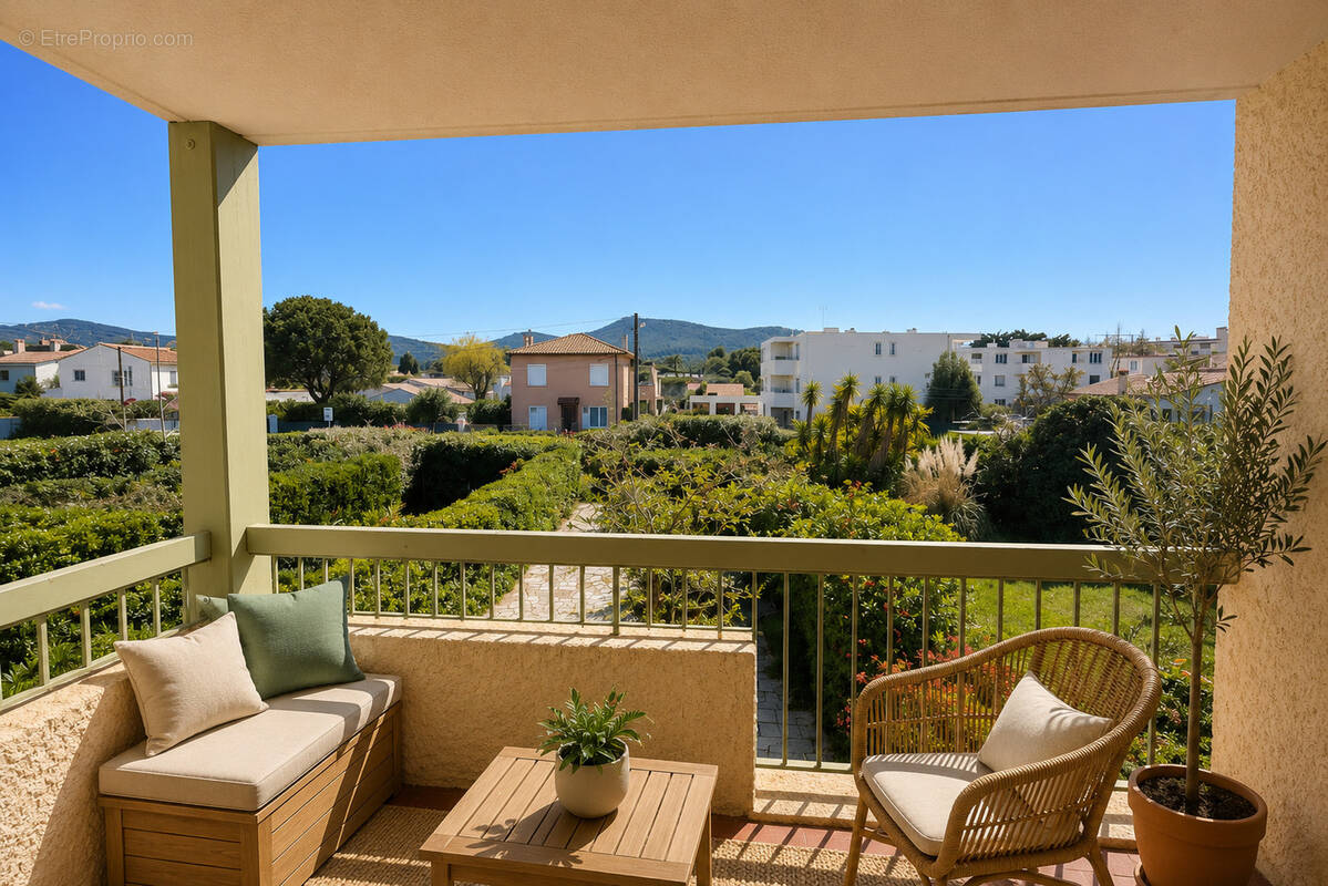 Appartement à SAINT-CYR-SUR-MER
